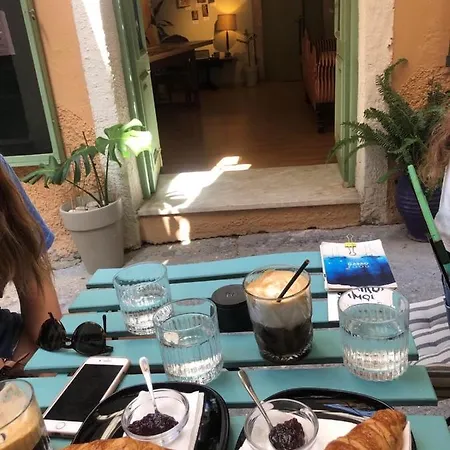 Leone Old Town Апартаменты *